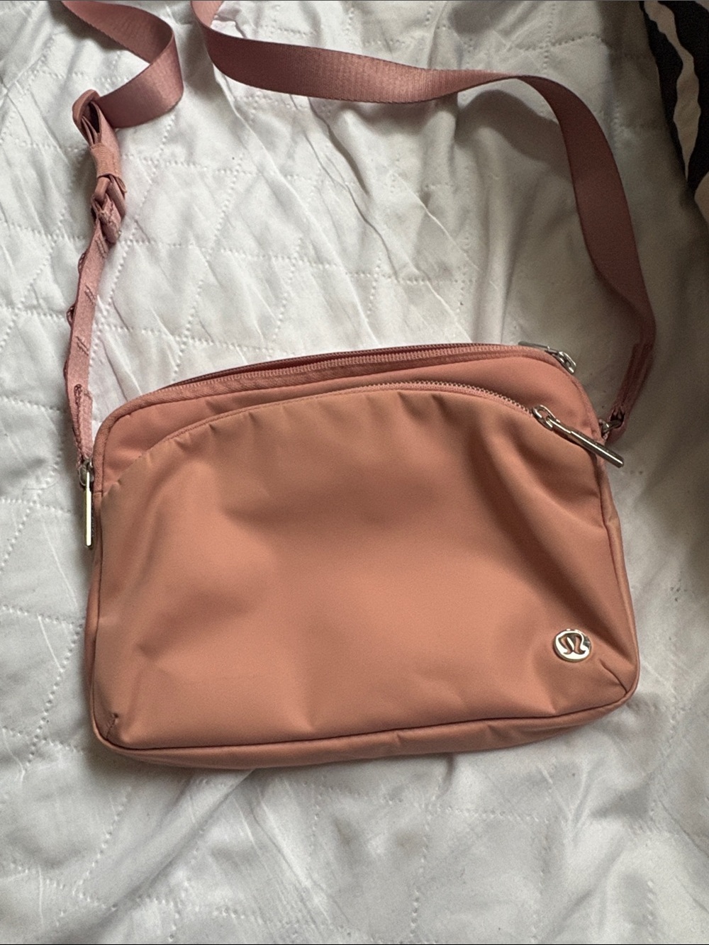 lululemon athletica Crossbody Bag in Dusty Rose Pink